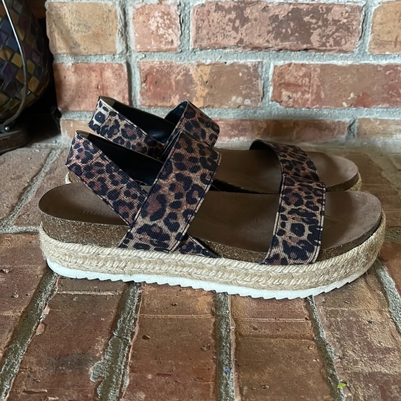 Madden Girl Cybell Leopard Platform Sandals - Picture 2 of 8